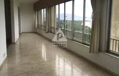 Imagem: O apartamento possui 4 Dormitórios, 5 Banheiros, 4 Vagas na