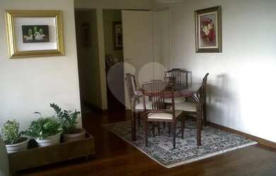 Imagem: O apartamento possui 2 Dormitórios, 1 Banheiro, 2 Vagas na