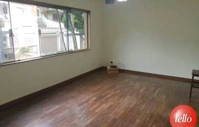 Imagem: A casa possui 3 Dormitórios, 3 Banheiros, 4 Vagas na garagem