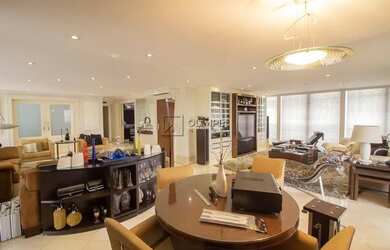 Imagem: O apartamento possui 4 Dormitórios, 5 Banheiros, 4 Vagas na