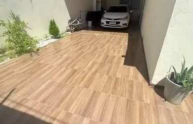 Imagem: A casa possui 2 Dormitórios, 1 Banheiro, 1 Vaga na garagem