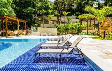 Imagem: A casa em condomínio possui 4 Dormitórios, 5 Banheiros, 2