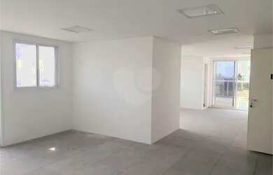 Imagem: O depósito possui 1 Vaga na garagem e 40m² de Área e está