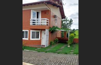 Imagem: A casa possui 2 Dormitórios, 1 Vaga na garagem e está localizado