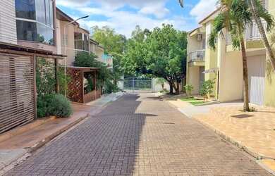 Imagem: A casa possui 3 Dormitórios, 3 Banheiros, 3 Vagas na garagem