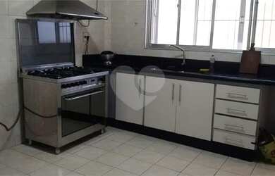 Imagem: O apartamento possui 4 Dormitórios, 3 Banheiros, 1 Vaga na