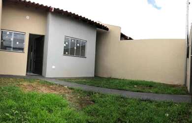 Imagem: A casa possui 2 Dormitórios, 1 Banheiro, 1 Vaga na garagem