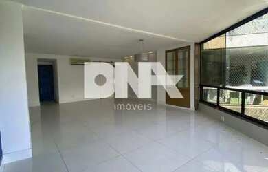 Imagem 4: BLACK FRIDAY. Piscina, Guarda roupa, 131m² de Áreae2 Vagas na garagem