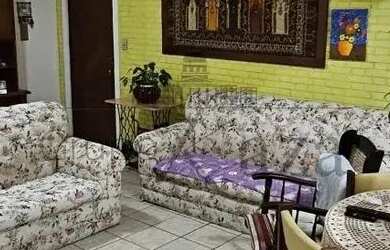 Imagem: A casa possui 3 Dormitórios, 4 Banheiros, 3 Vagas na garagem