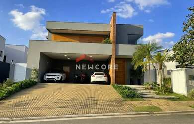 Imagem: A casa em condomínio possui 3 Dormitórios, 4 Banheiros, 5