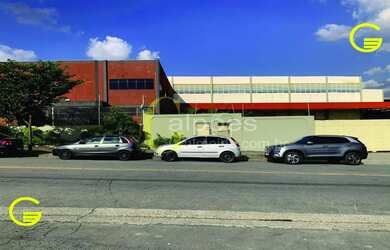 Imagem: O depósito possui 5 Vagas na garagem, 3.650m² de Área e