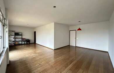 Imagem: O apartamento possui 4 Dormitórios, 4 Banheiros, 2 Vagas na