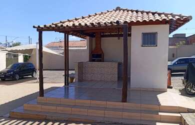 Imagem: O apartamento possui 2 Dormitórios, 1 Banheiro e 1 Vaga na