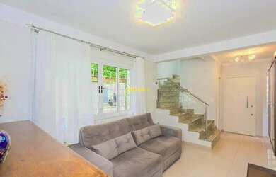 Imagem: A casa em condomínio possui 3 Dormitórios, 4 Banheiros, 2