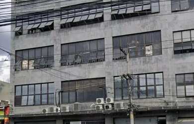 Imagem: O depósito possui 5 Vagas na garagem, 6.500m² de Área e