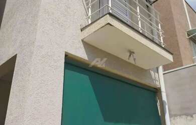 Imagem: A casa possui 2 Dormitórios, 2 Banheiros, 3 Vagas na garagem