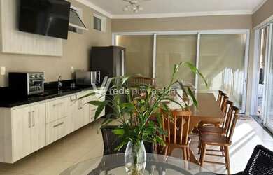 Imagem: A casa em condomínio possui 3 Dormitórios, 5 Banheiros, 4