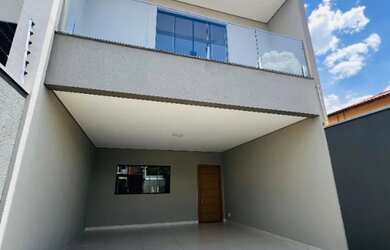 Imagem: A casa possui 3 Dormitórios, 3 Banheiros, 3 Vagas na garagem