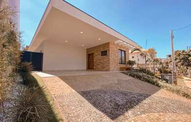 Imagem: A casa em condomínio possui 3 Dormitórios, 5 Banheiros, 4