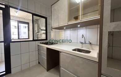 Imagem: O apartamento possui 3 Dormitórios, 1 Banheiro, 2 Vagas na