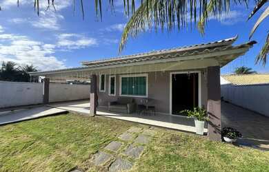 Imagem: A casa possui 3 Dormitórios, 4 Banheiros, 4 Vagas na garagem