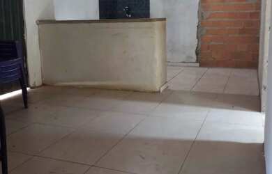 Imagem: A casa possui 2 Dormitórios, 1 Banheiro e está localizado