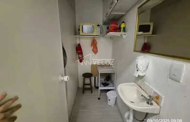 Imagem: O depósito possui 37m² de Área e está localizado em Catete