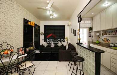 Imagem: O apartamento possui 2 Dormitórios, 1 Banheiro, 1 Vaga na garagem