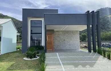 Imagem: A casa em condomínio possui 3 Dormitórios, 2 Banheiros, 1