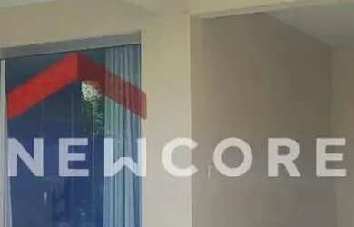 Imagem: A casa possui 3 Dormitórios, 2 Banheiros, 3 Vagas na garagem