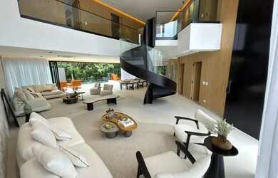 Imagem: A casa possui 5 Dormitórios, 5 Banheiros, 5 Vagas na garagem