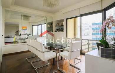 Imagem: O apartamento possui 4 Dormitórios, 5 Banheiros, 3 Vagas na