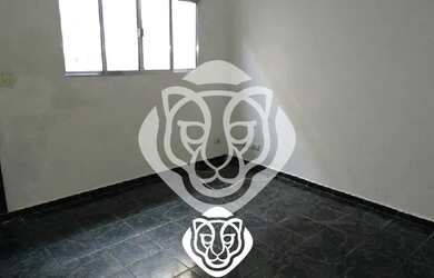 Imagem: A casae possui 2 Dormitórios, 1 Banheiro, 2 Vagas na garagem