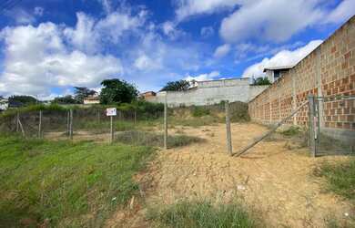 Imagem: O terreno possui 360m² de Área e está localizado em Vila