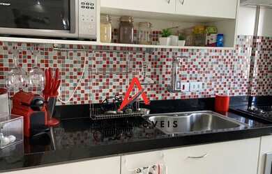 Imagem: O apartamento possui 2 Dormitórios, 1 Banheiro, 1 Vaga na garagem