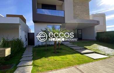 Imagem: A casa em condomínio possui 5 Dormitórios, 5 Banheiros, 4