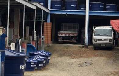 Imagem: O depósito possui 5 Vagas na garagem e 2000m² de Área e está