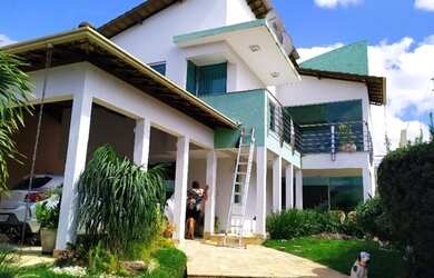 Imagem: A casa possui 5 Dormitórios, 5 Banheiros, 5 Vagas na garagem