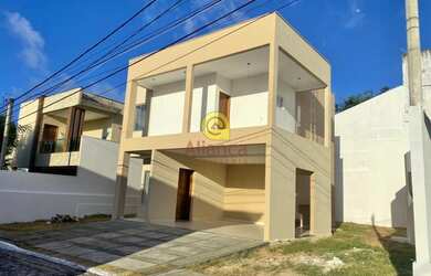 Imagem: A casa em condomínio possui 3 Dormitórios, 3 Banheiros, 2