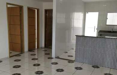 Imagem: A casa possui 2 Dormitórios, 1 Banheiro, 1 Vaga na garagem