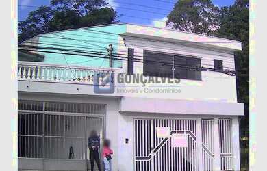 Imagem: O depósito possui 3 Vagas na garagem, 350m² de Área e está