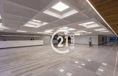 Imagem: O depósito possui 5 Vagas na garagem, 660m² de Área e está