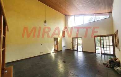 Imagem: A casa possui 5 Dormitórios, 5 Banheiros, 5 Vagas na garagem