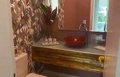 Imagem: A casa em condomínio possui 5 Dormitórios, 5 Banheiros, 5