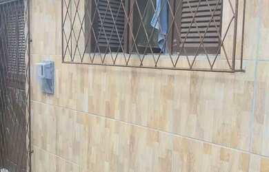 Imagem: A casa possui 1 Dormitório, 1 Banheiro, 24m² de Área e está