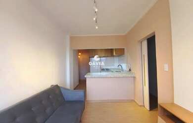 Imagem: O apartamento possui 1 Dormitório, 1 Banheiro, 1 Vaga na garagem