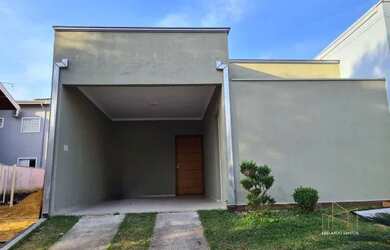 Imagem: A casa em condomínio possui 3 Dormitórios, 1 Banheiro, 1 Vaga