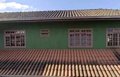 Imagem: A casa possui 3 Dormitórios, 2 Banheiros, 100m² de Área e