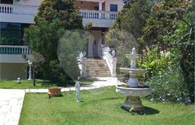 Imagem: A casa em condomínio possui 5 Dormitórios, 5 Banheiros, 5