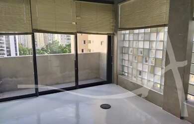 Imagem: O depósito possui 2 Vagas na garagem, 94m² de Área e está